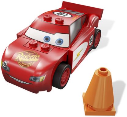 LEGO Cars 8200 - Rayo McQueen en Radiator Springs (2011)