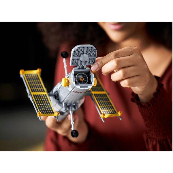 Telescopio Espacial LEGO Creator Expert 10283